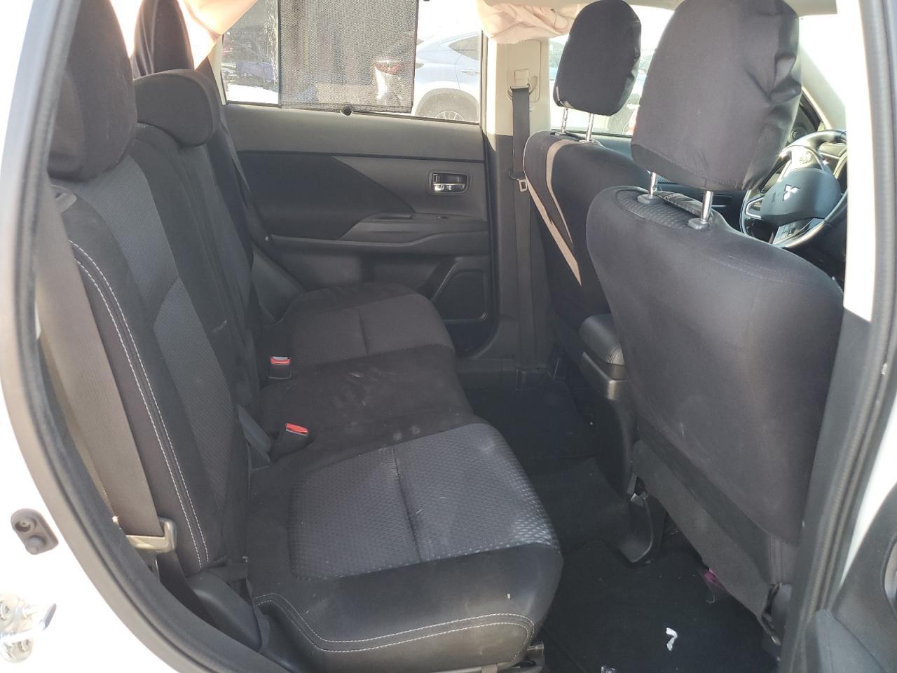 2017 MITSUBISHI outlander