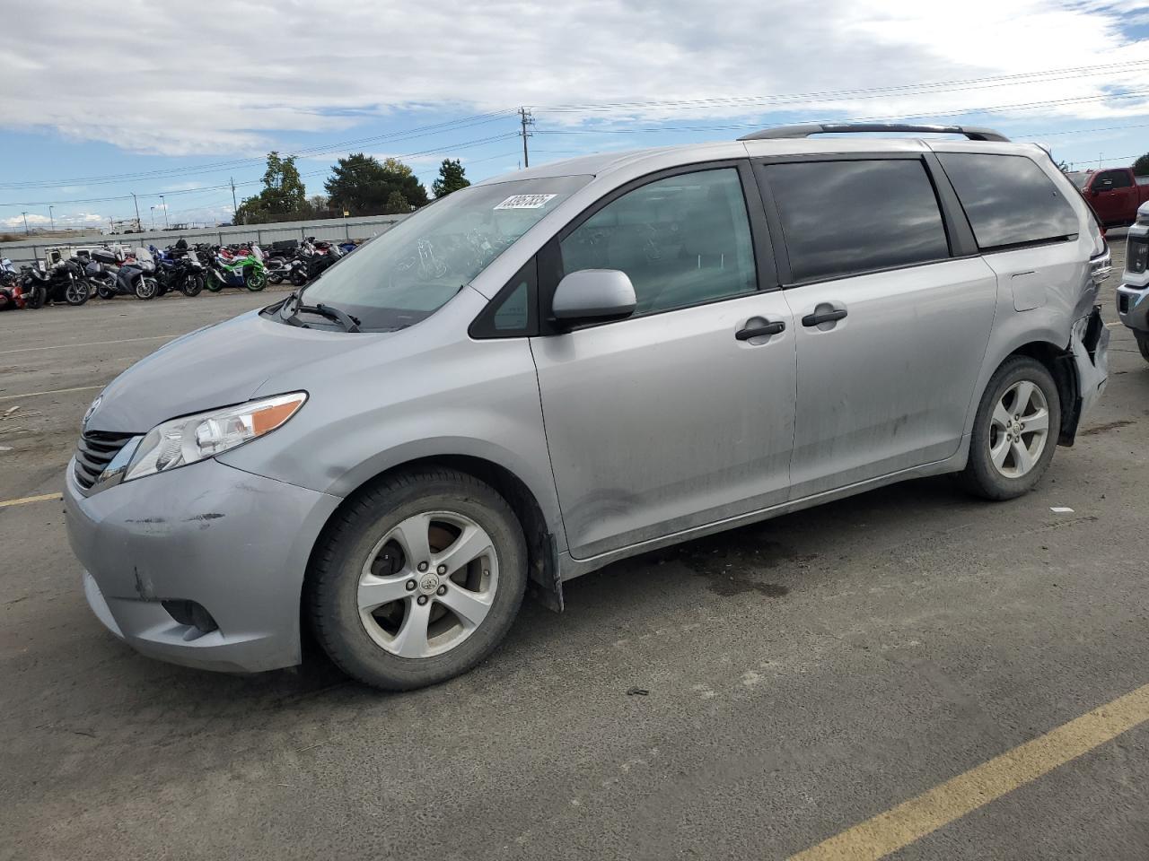 2011 TOYOTA SIENNA