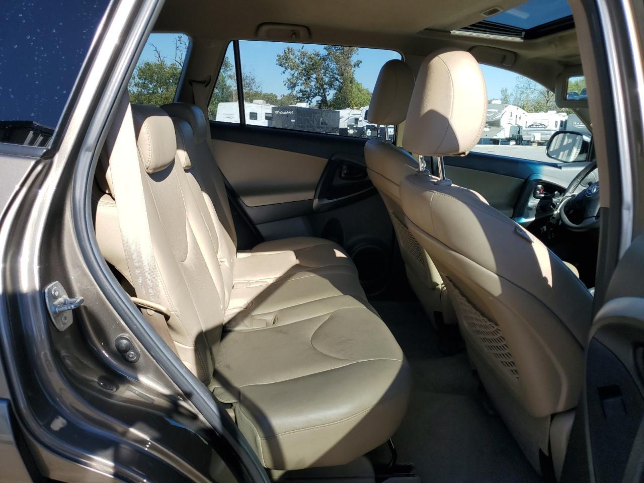 2011 TOYOTA RAV4