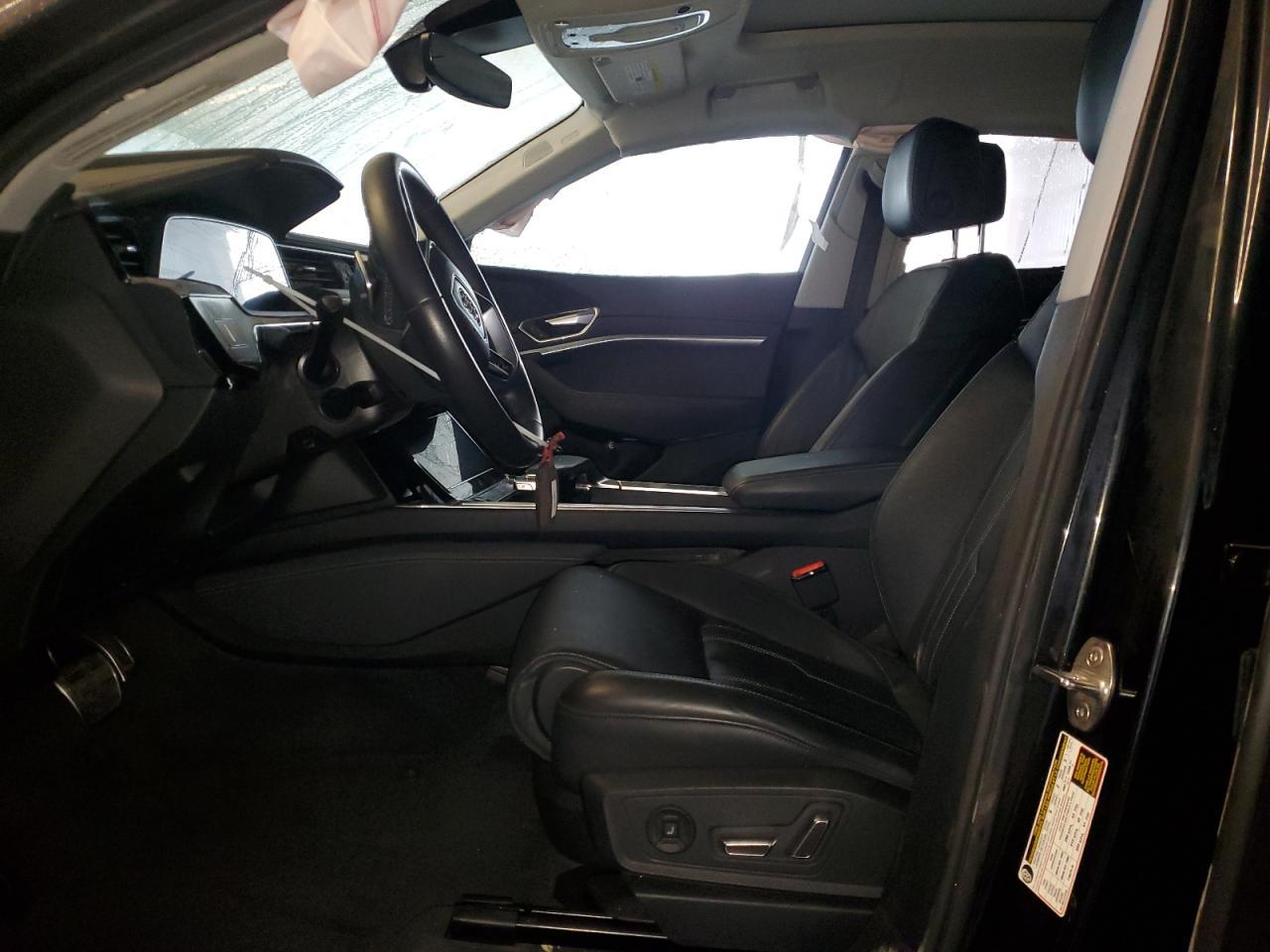 2024 AUDI Q8