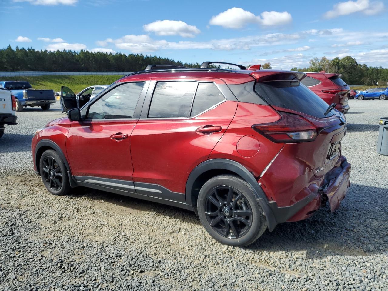 2021 NISSAN KICKS