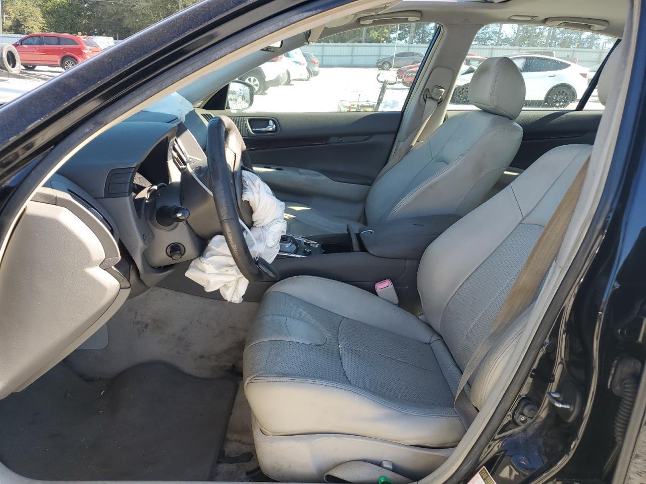 2011 INFINITI G37
