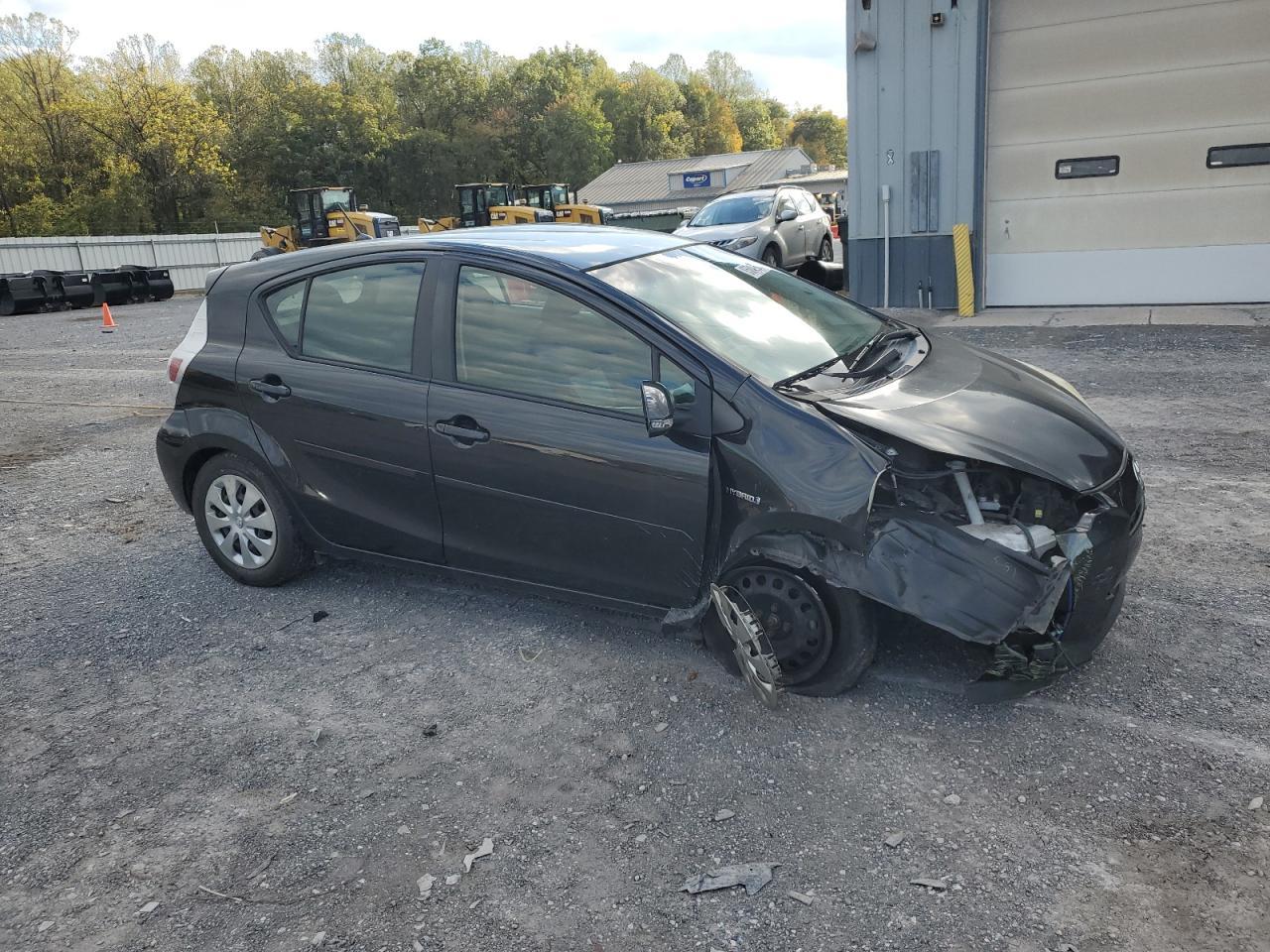 2014 TOYOTA Prius c