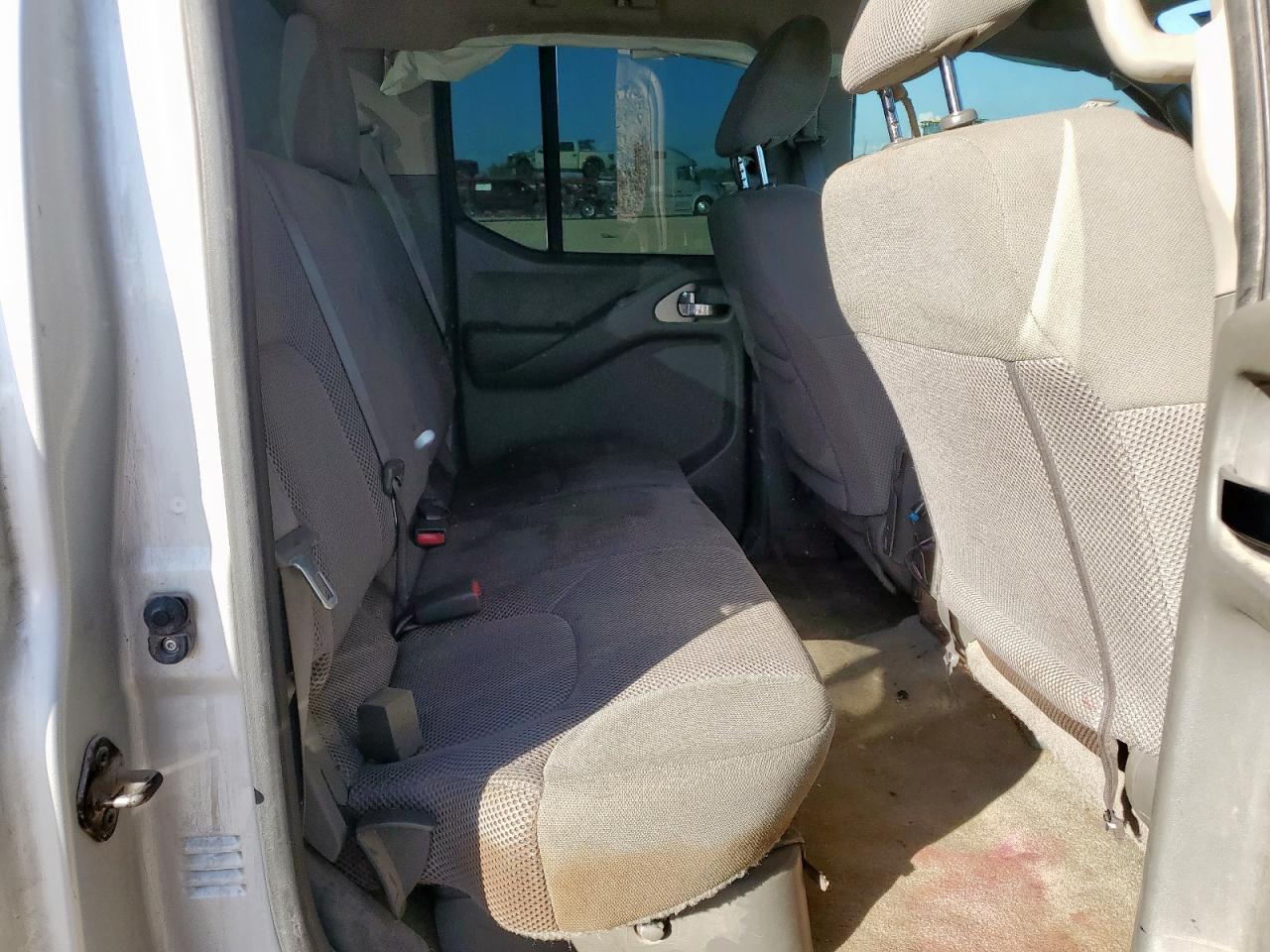 2015 NISSAN Frontier