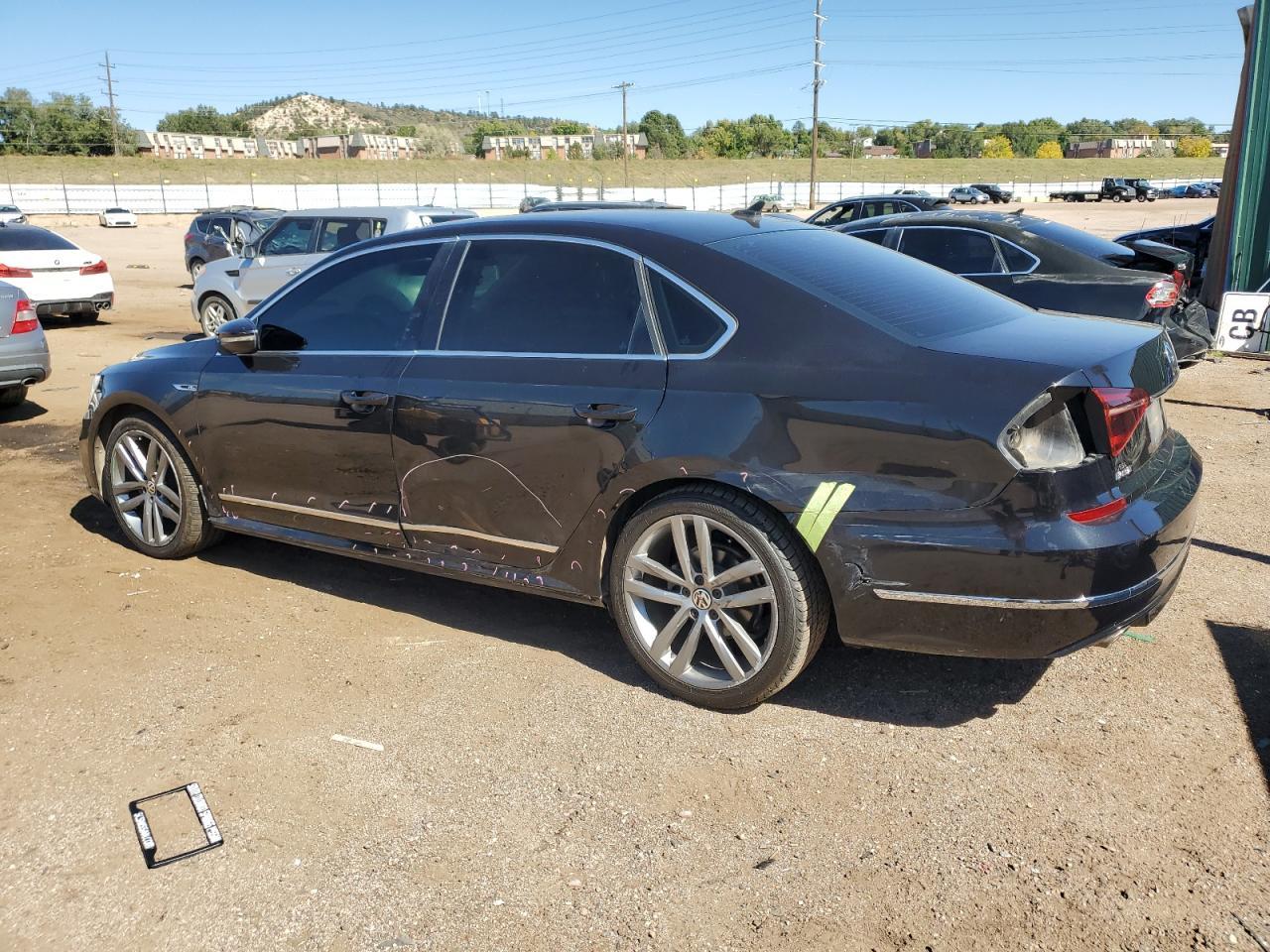 2017 VOLKSWAGEN Passat