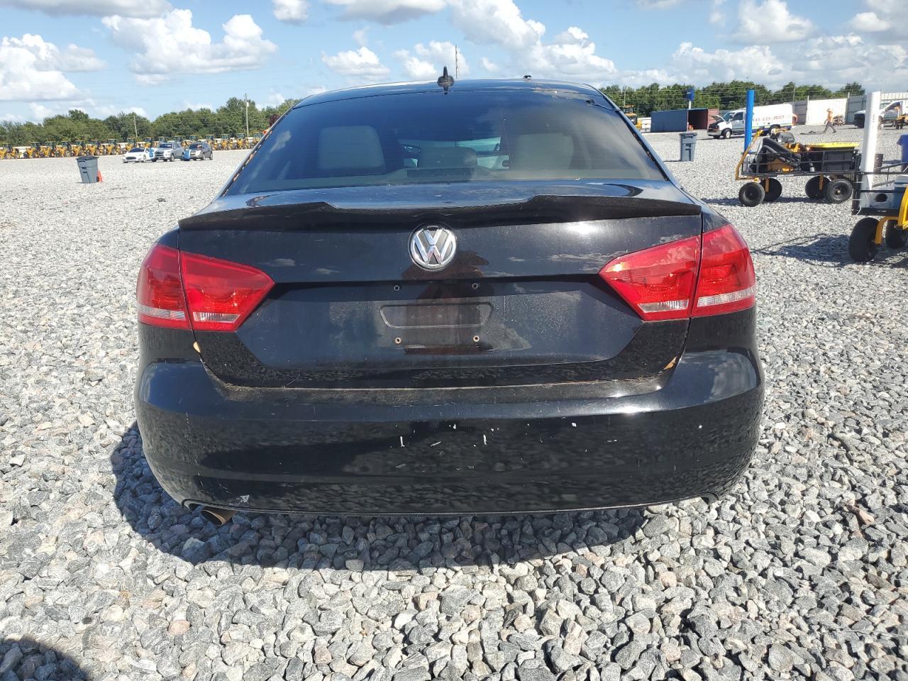 2015 VOLKSWAGEN Passat
