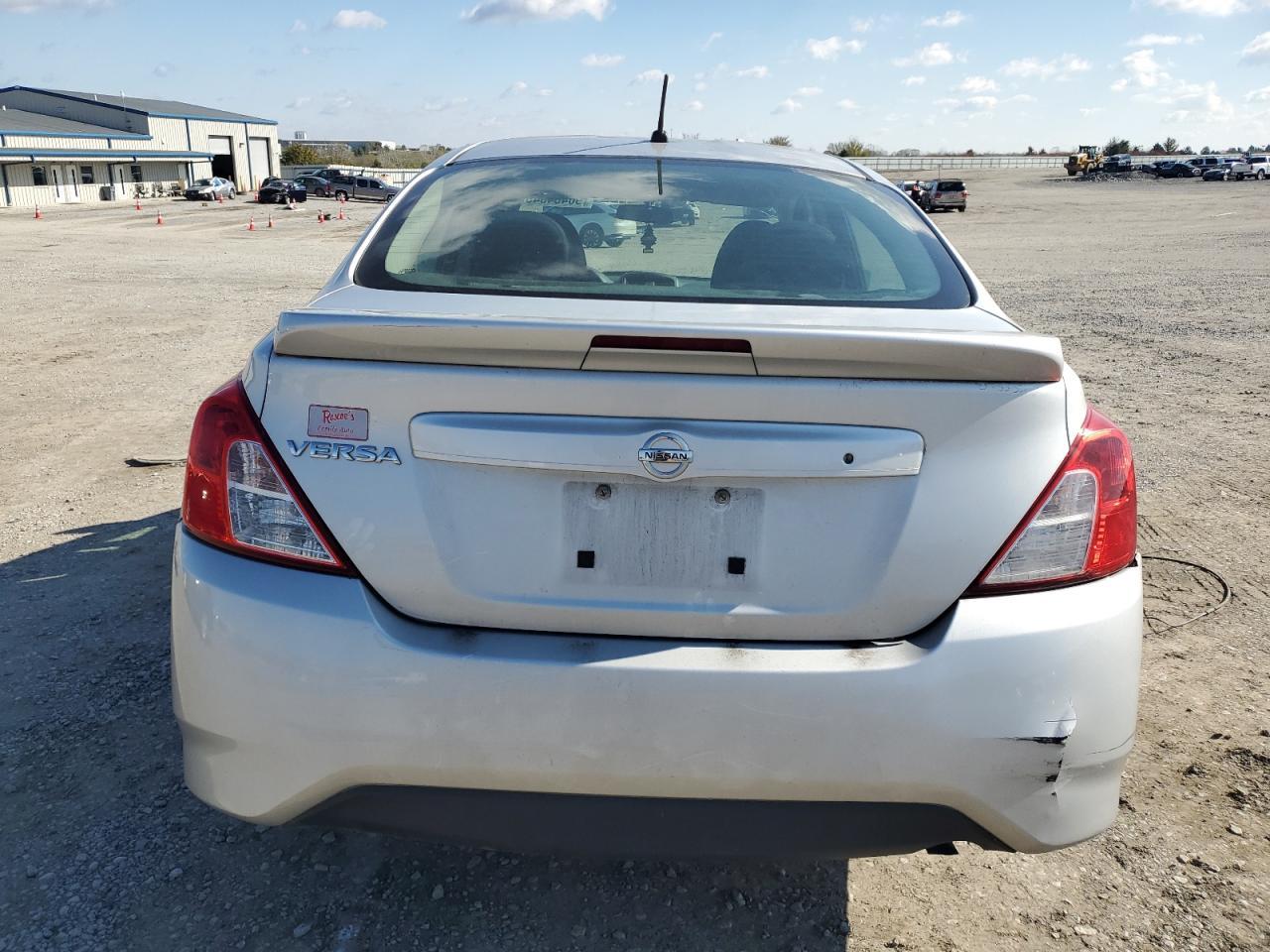 2018 NISSAN VERSA