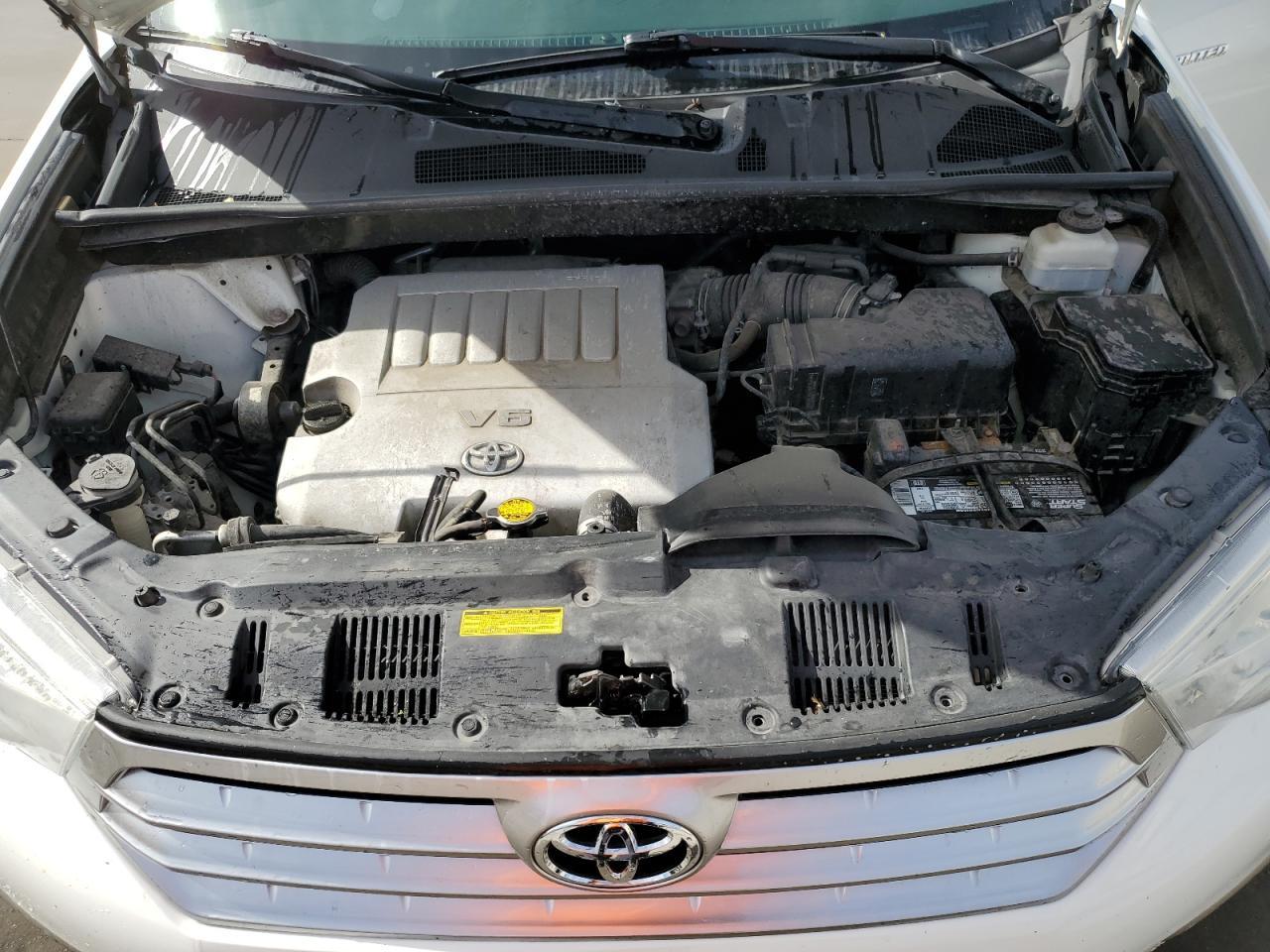 2011 TOYOTA HIGHLANDER
