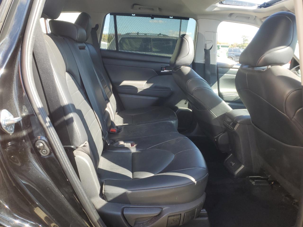 2022 TOYOTA HIGHLANDER