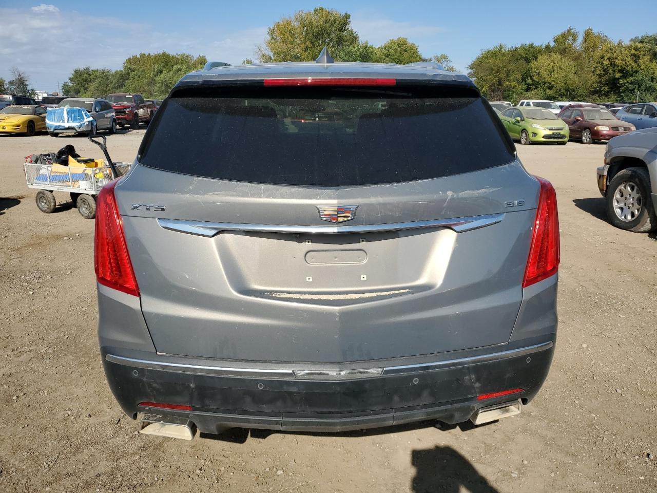 2017 CADILLAC XT5