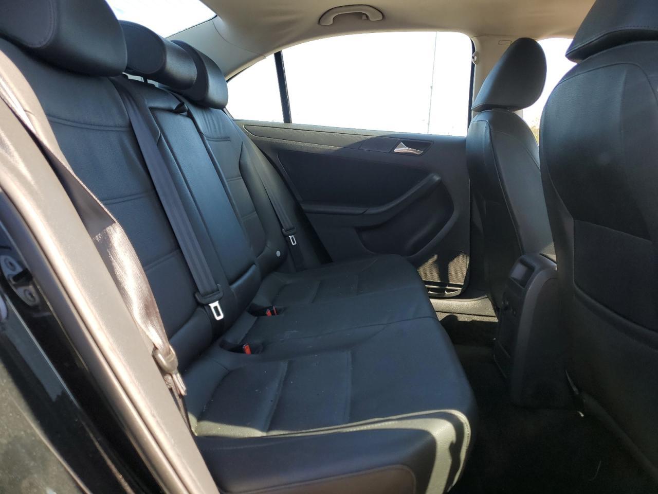 2011 VOLKSWAGEN JETTA