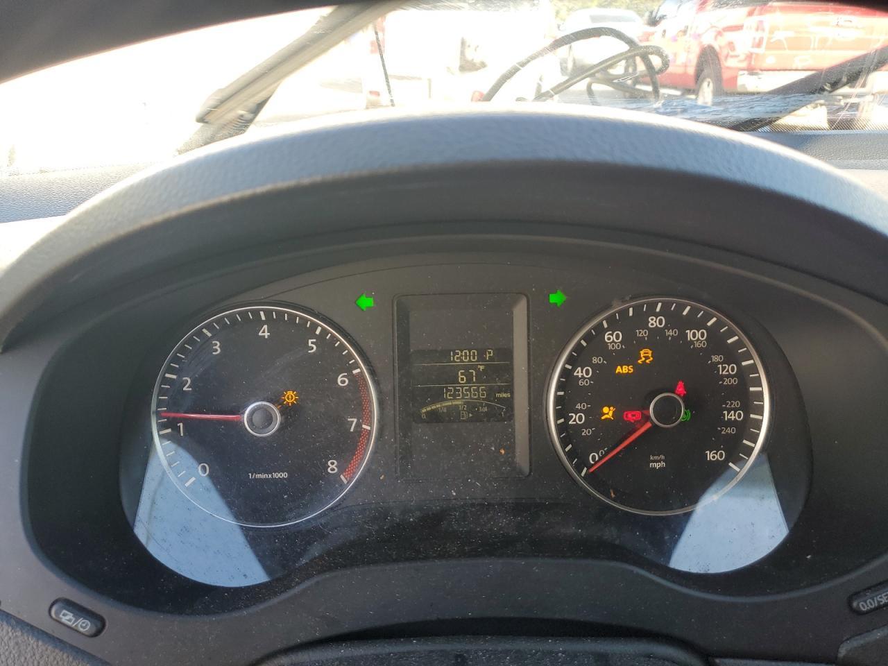 2012 VOLKSWAGEN JETTA