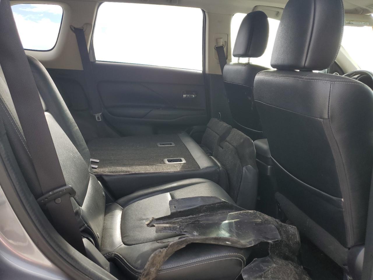 2016 MITSUBISHI outlander