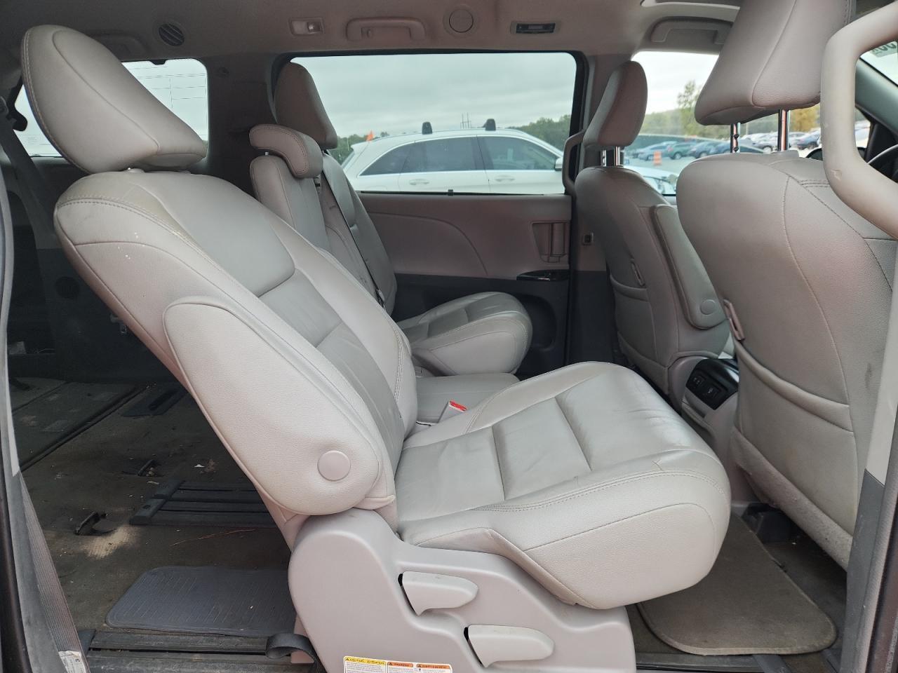 2018 TOYOTA SIENNA
