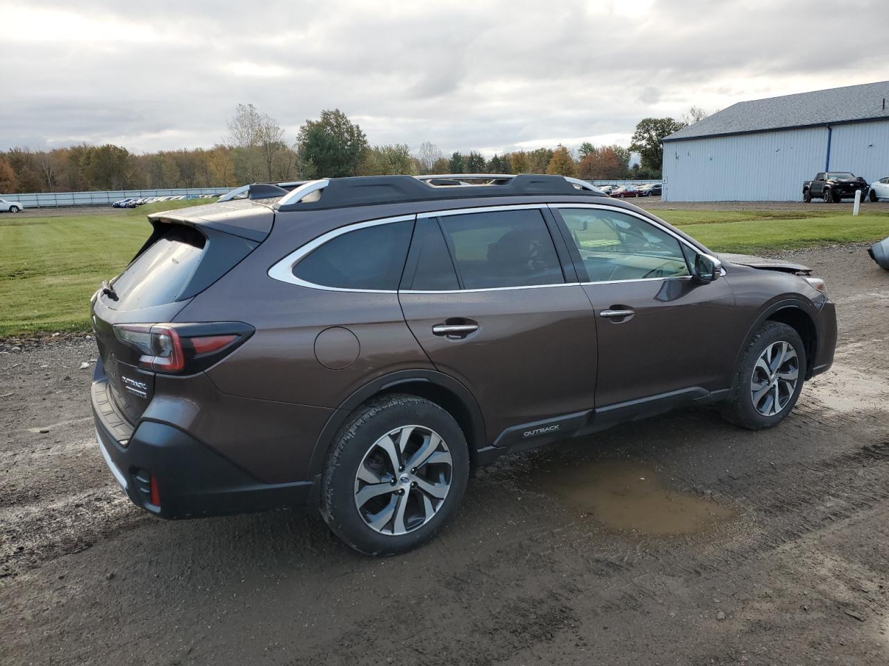 2021 SUBARU Outback