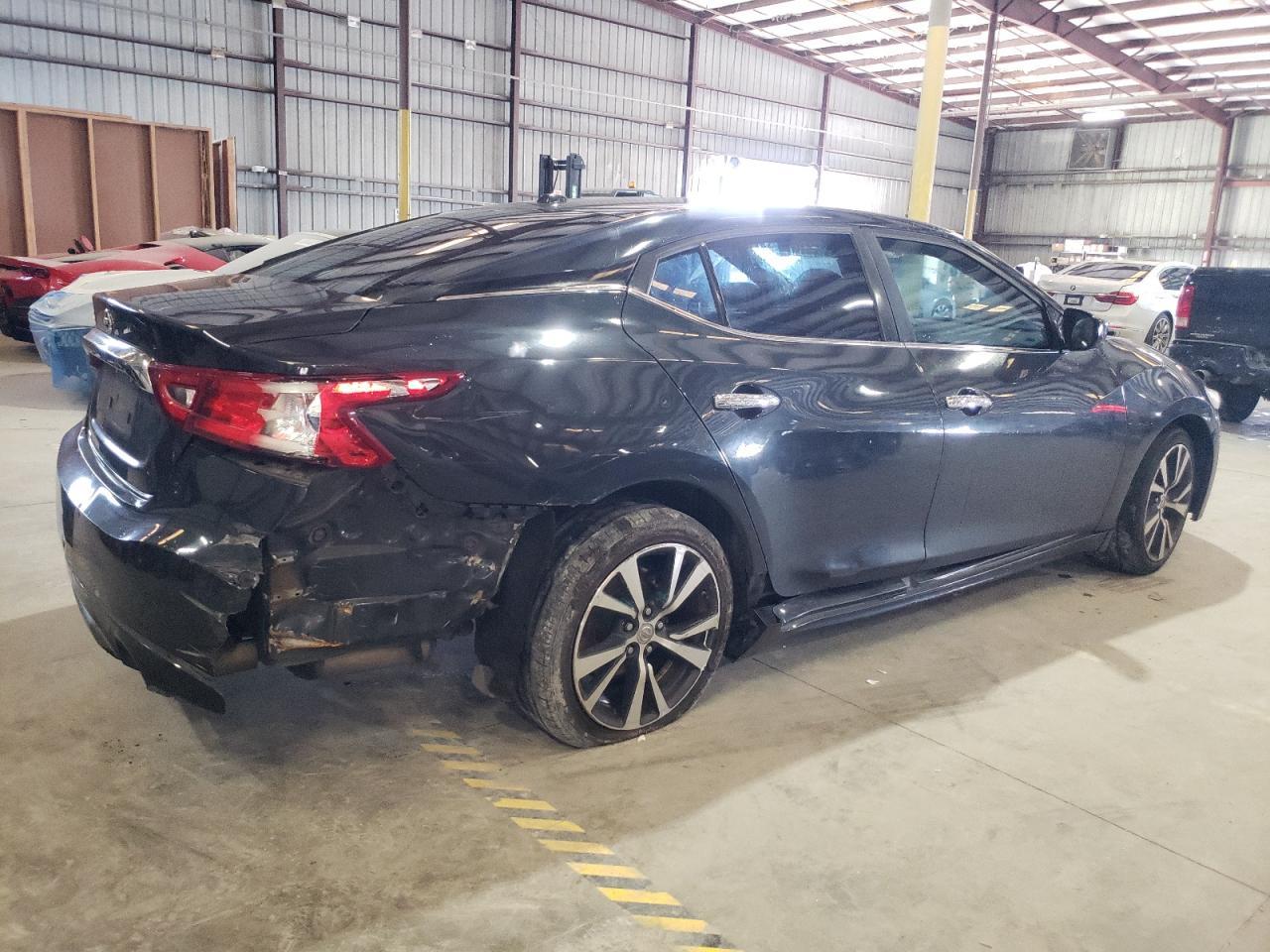 2016 NISSAN Maxima