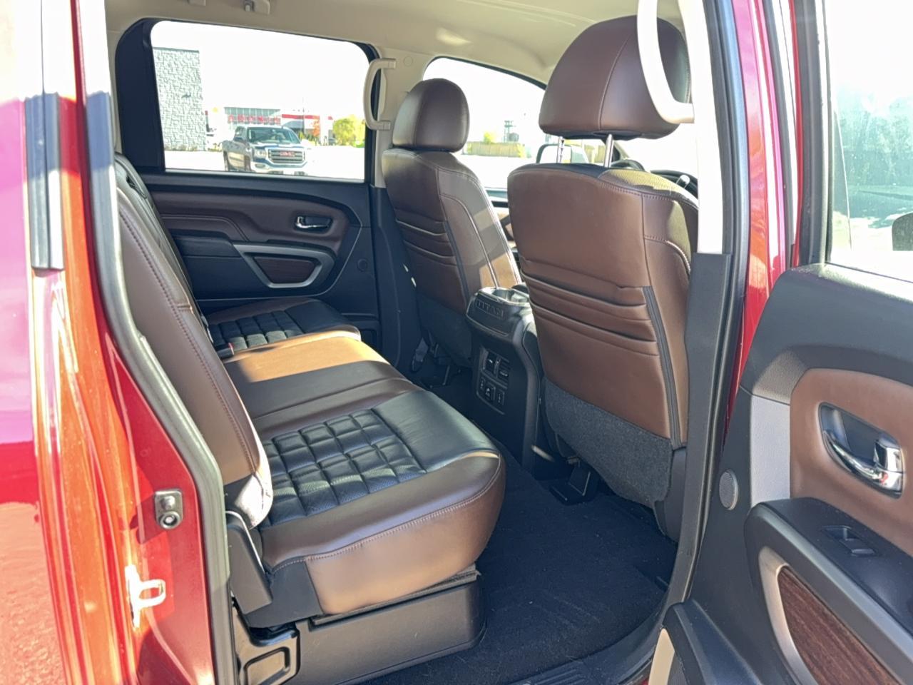 2016 NISSAN Titan