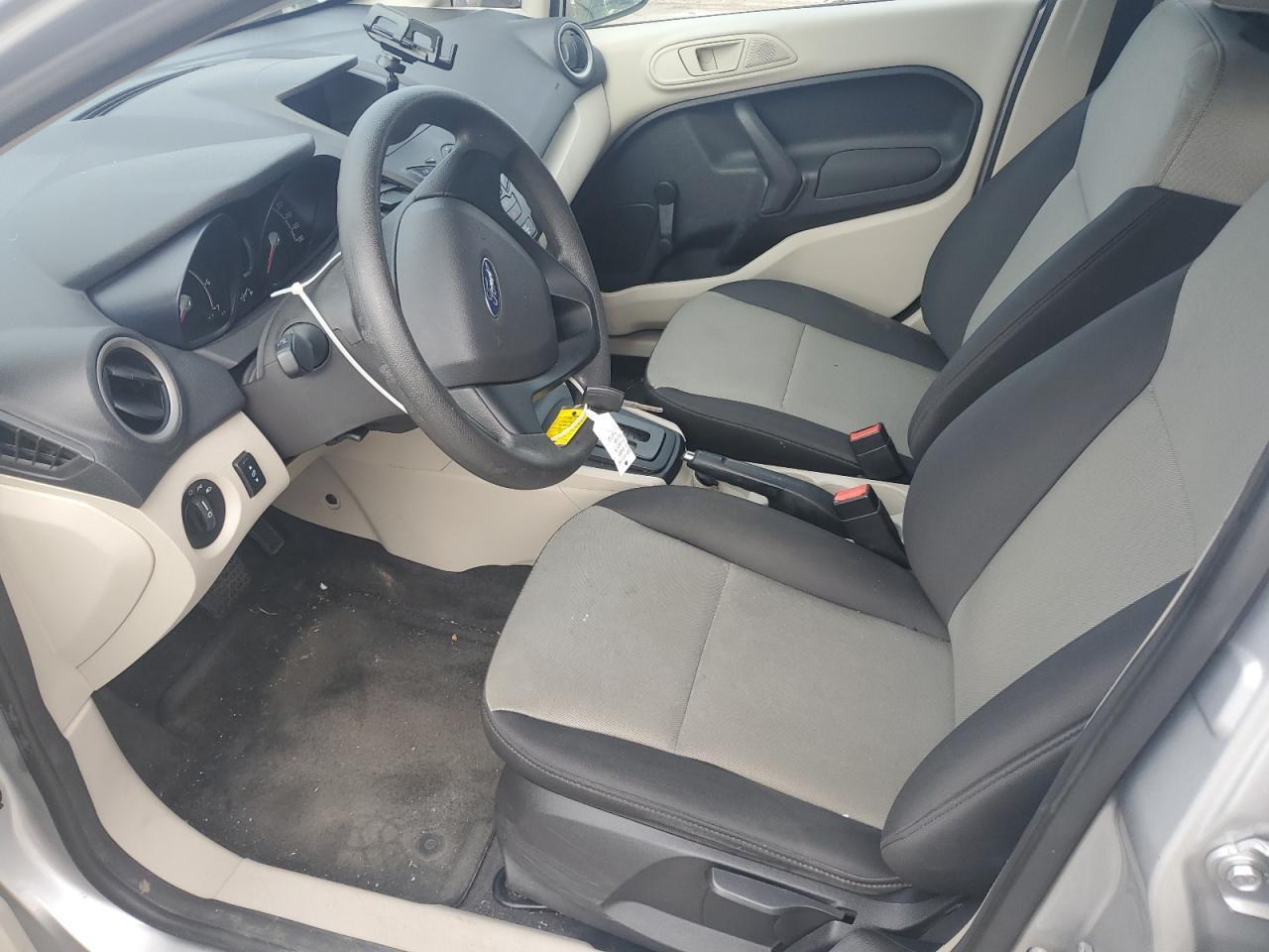 2011 FORD Fiesta