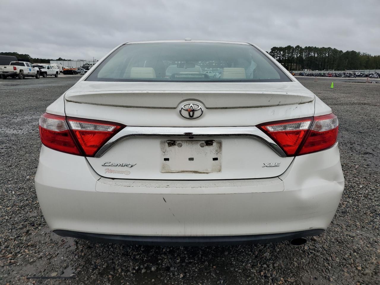 2017 TOYOTA CAMRY