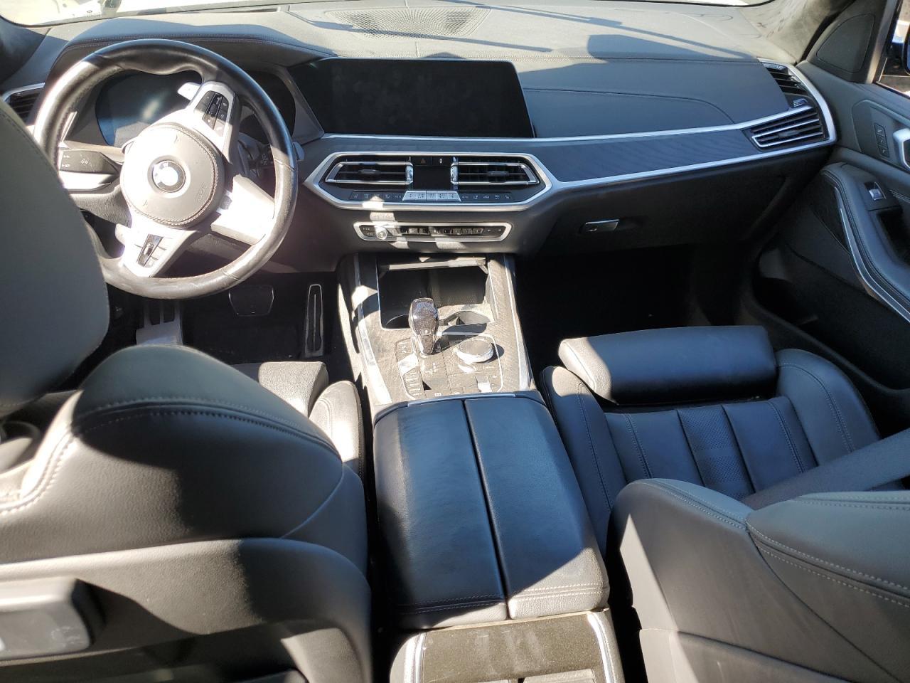 2022 BMW X7