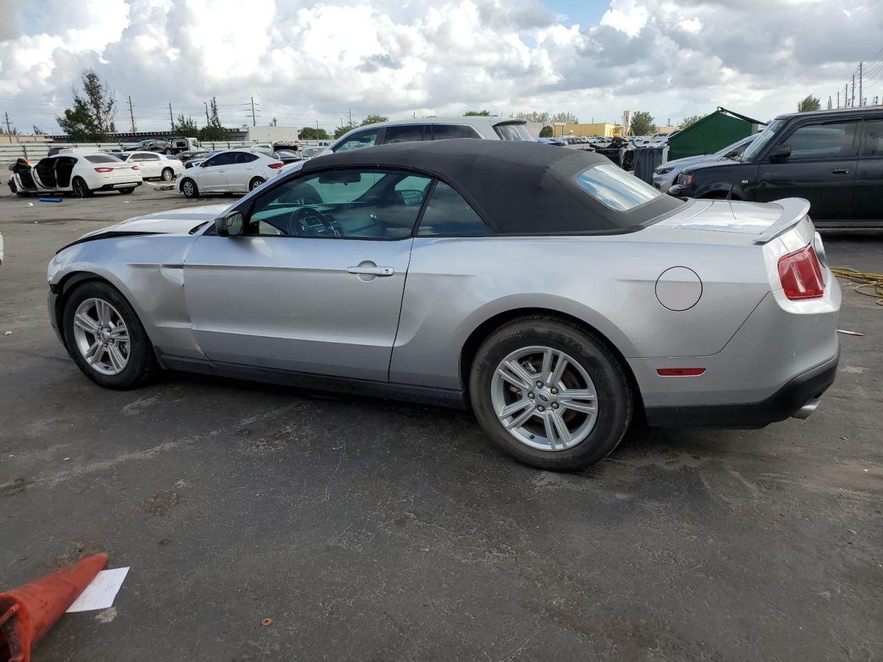 2012 FORD MUSTANG
