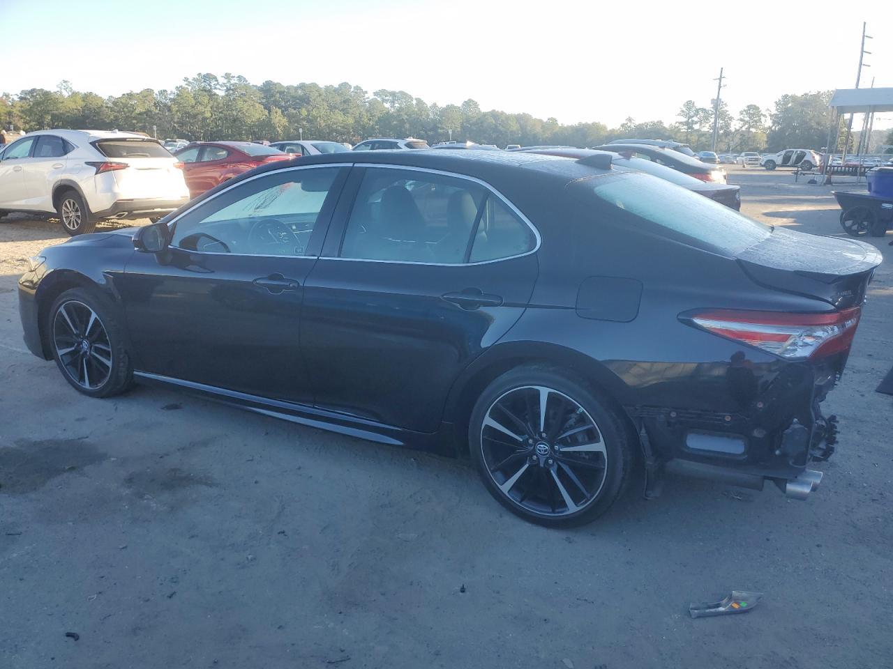2018 TOYOTA CAMRY