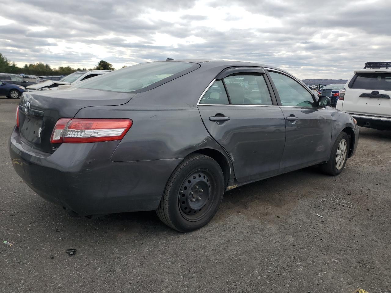 2011 TOYOTA CAMRY
