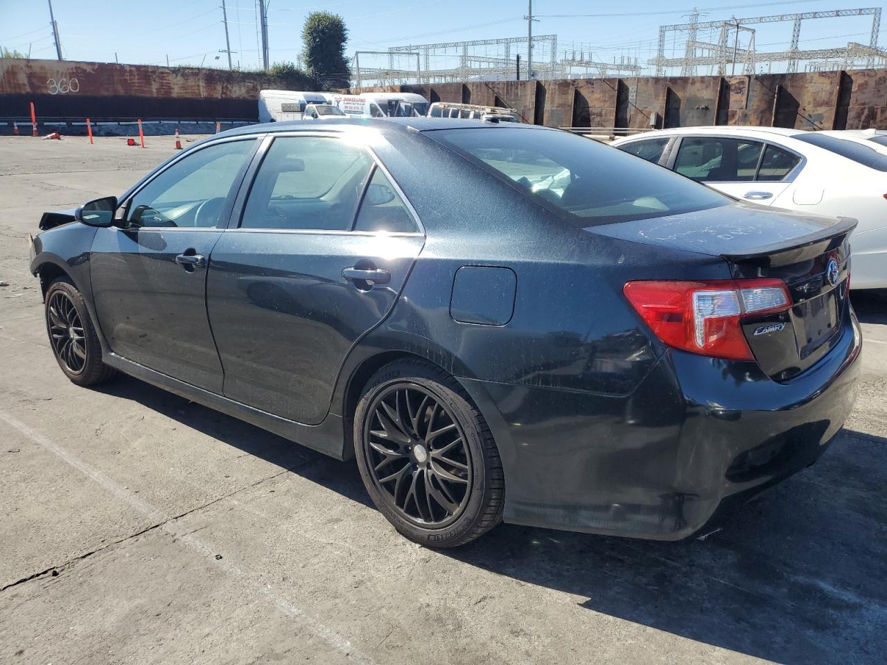 2014 TOYOTA CAMRY