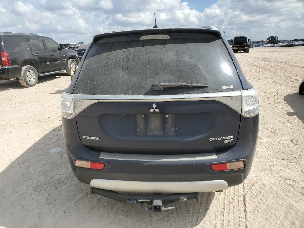 2015 MITSUBISHI outlander
