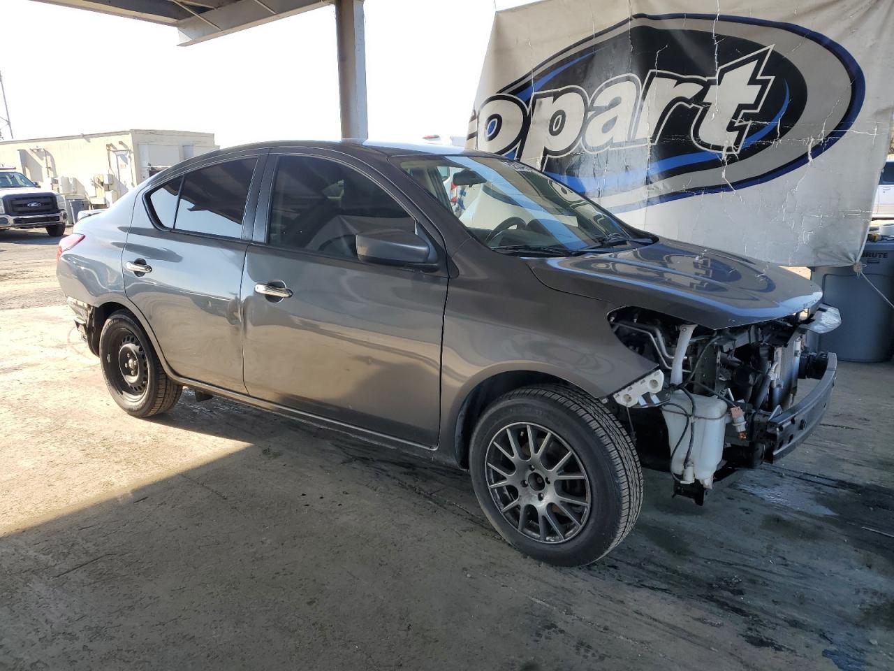 2018 NISSAN VERSA
