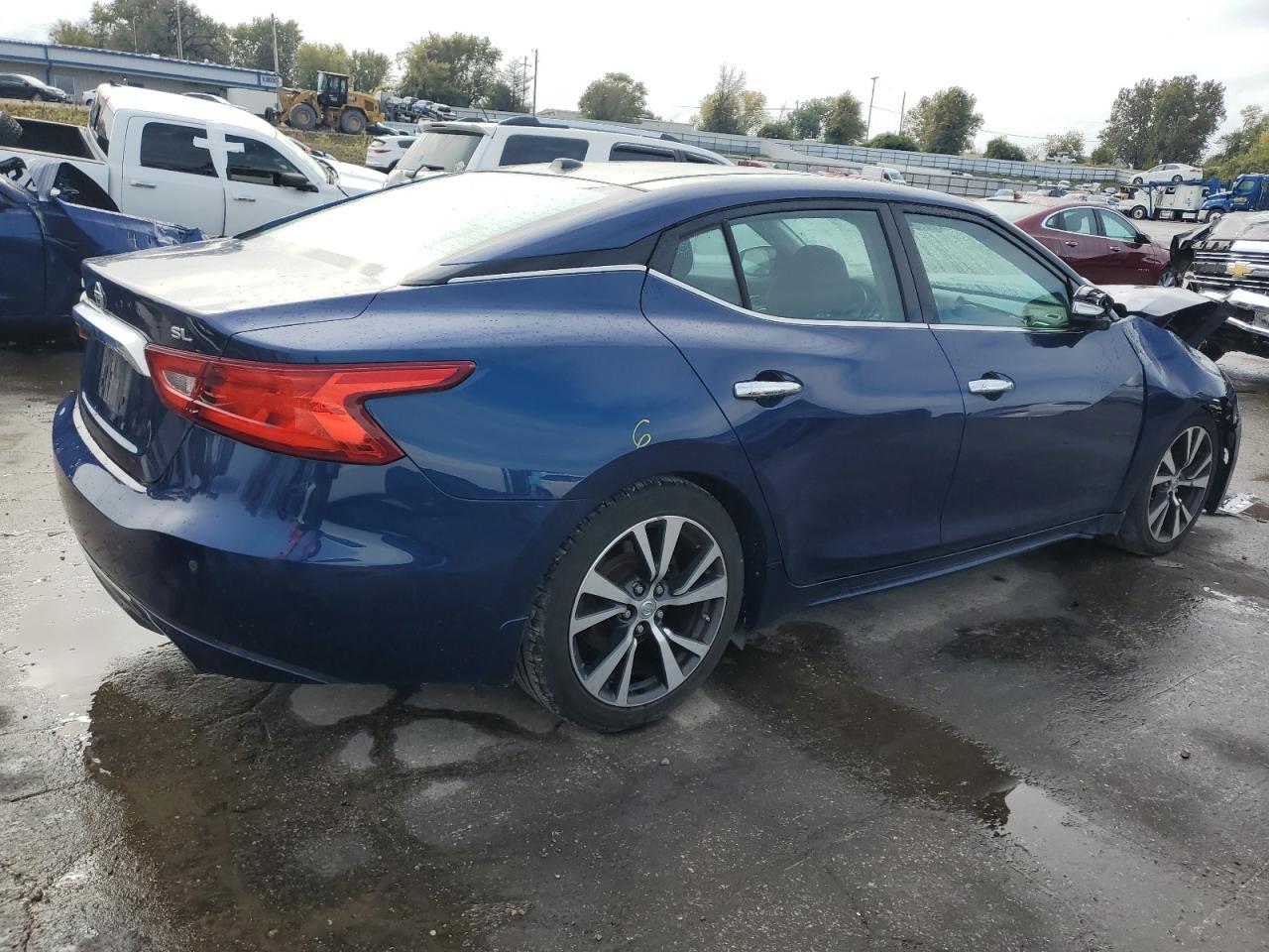 2017 NISSAN Maxima