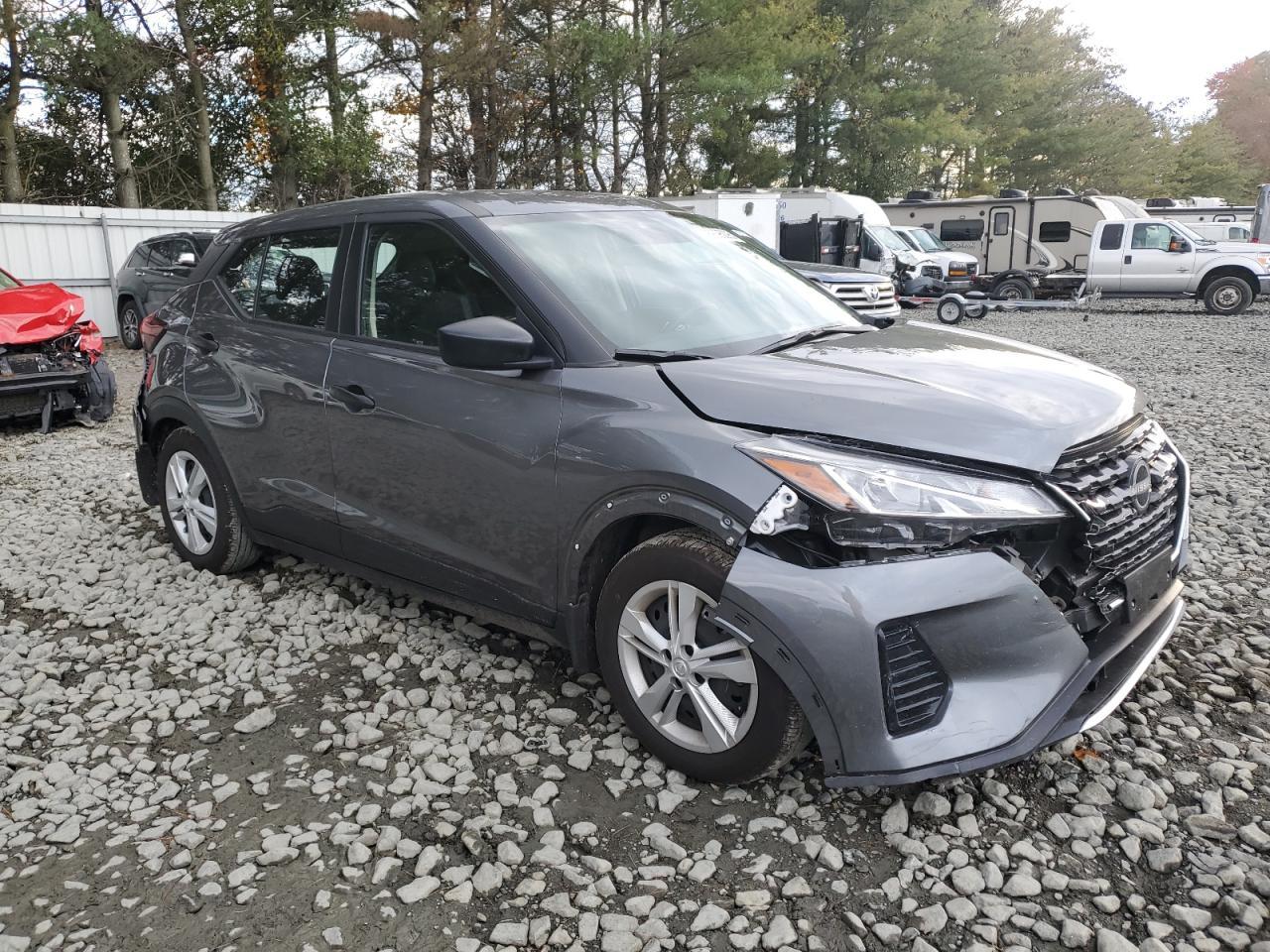 2024 NISSAN KICKS