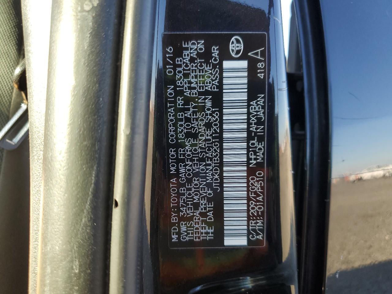 2016 TOYOTA Prius c