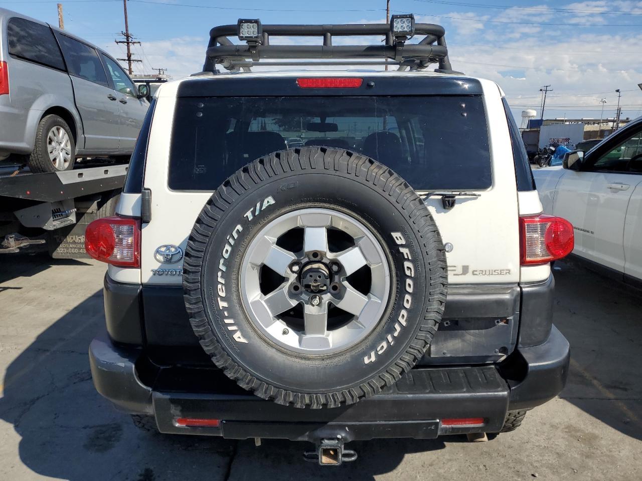 2009 TOYOTA FJ Cruiser