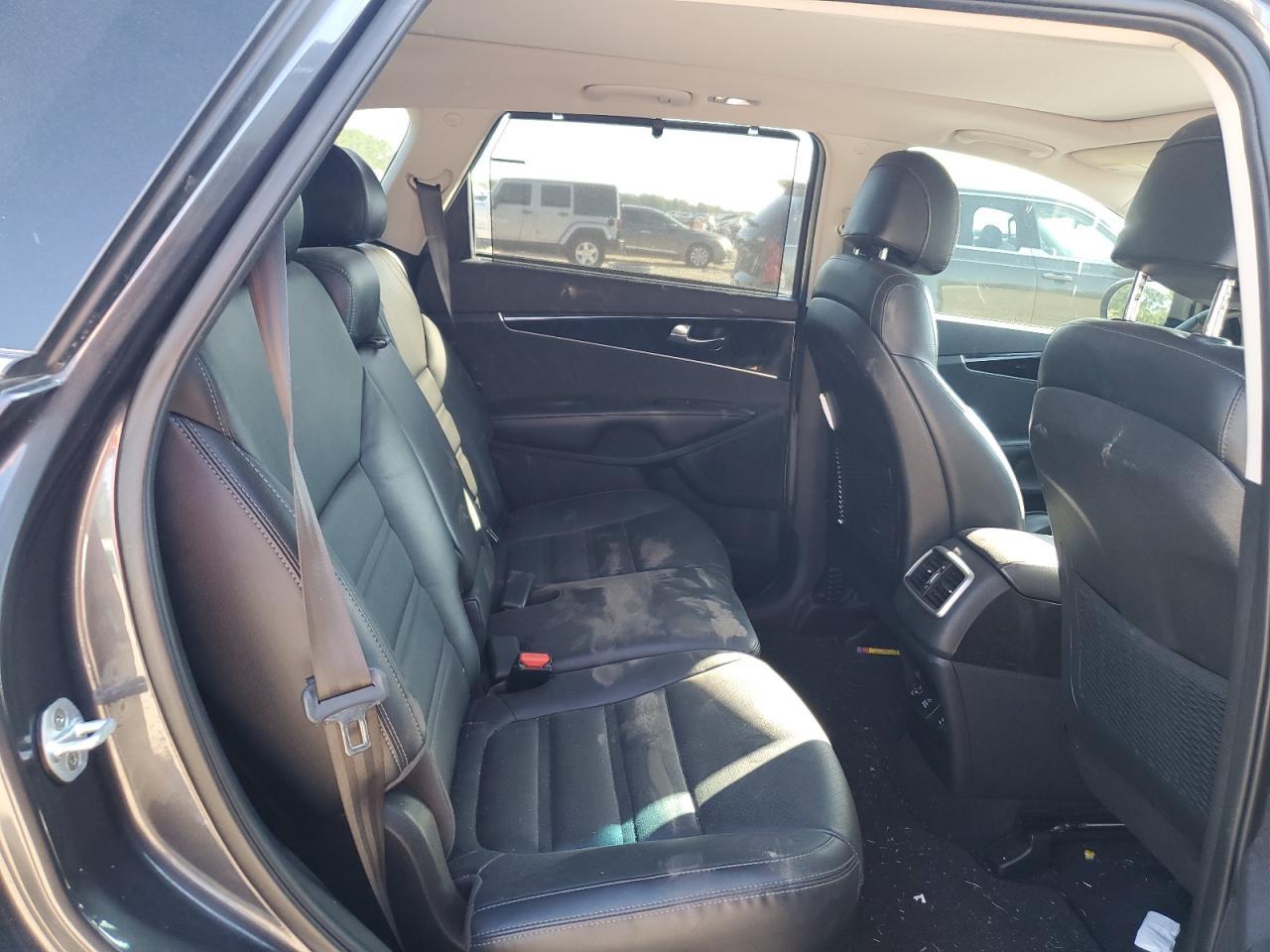 2017 KIA SORENTO
