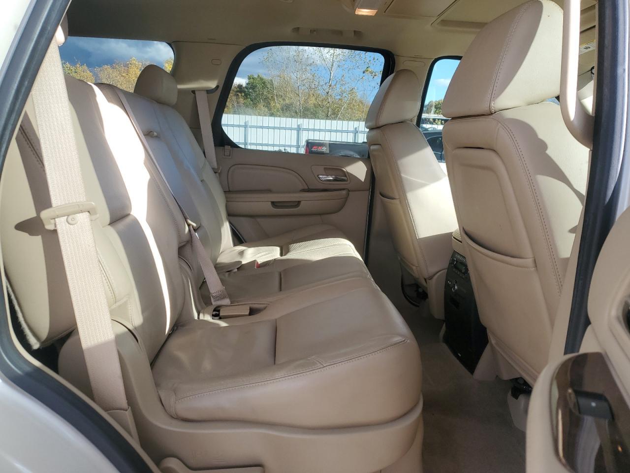 2009 CADILLAC ESCALADE