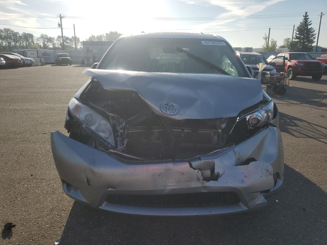 2015 TOYOTA SIENNA