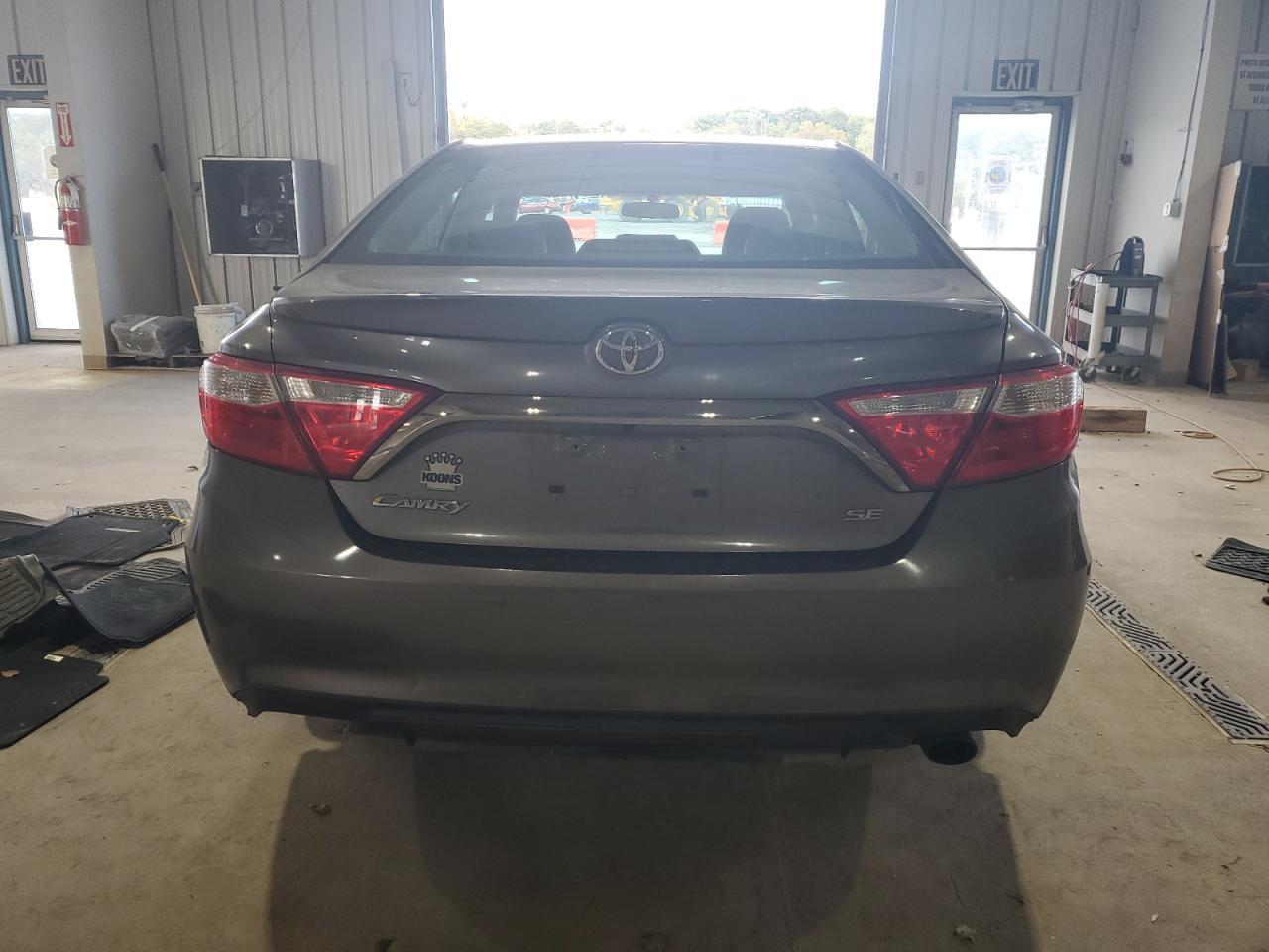 2016 TOYOTA CAMRY