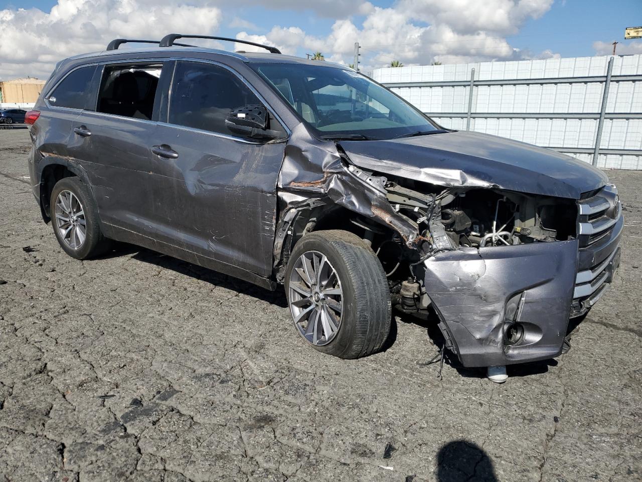 2018 TOYOTA HIGHLANDER