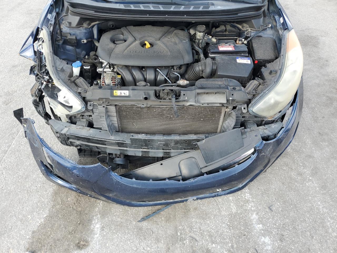 2013 HYUNDAI ELANTRA