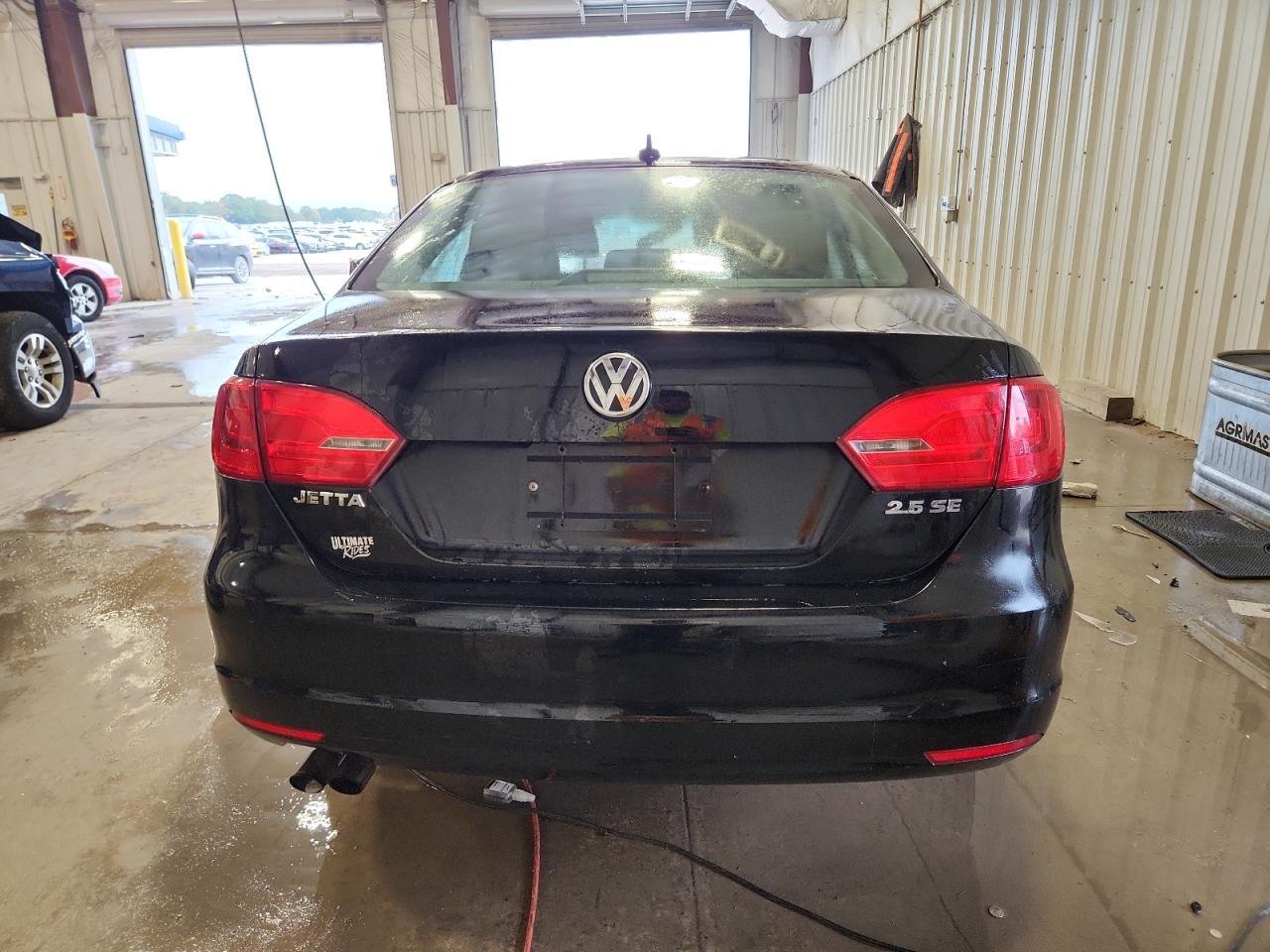 2011 VOLKSWAGEN JETTA