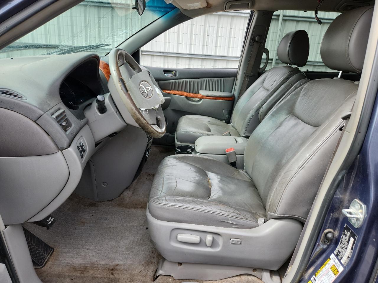 2009 TOYOTA SIENNA