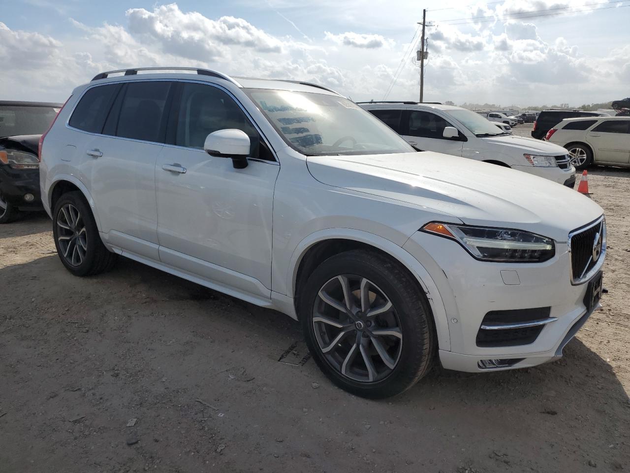 2017 VOLVO XC90