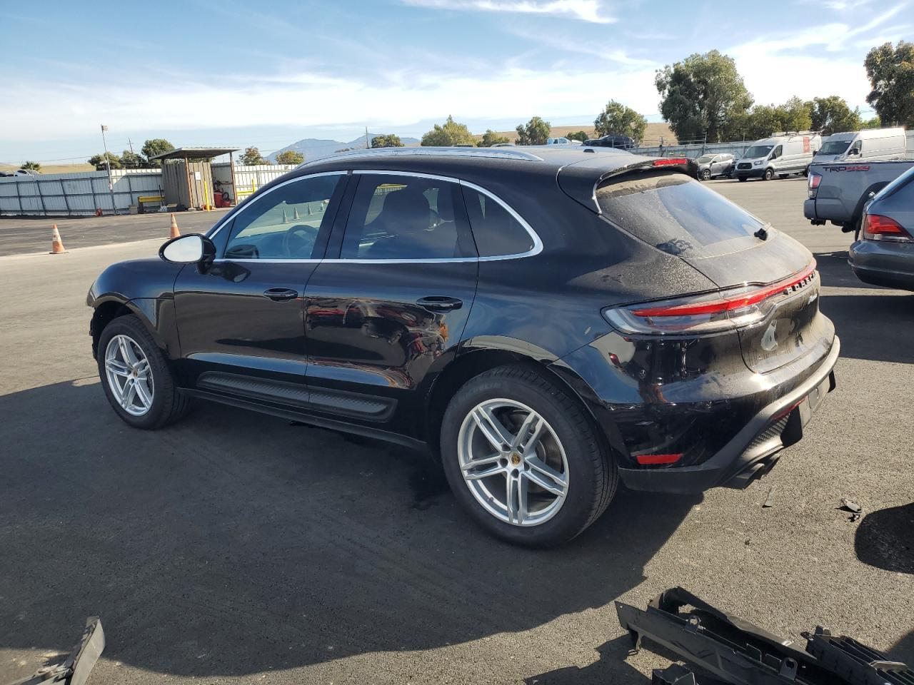 2024 PORSCHE Macan