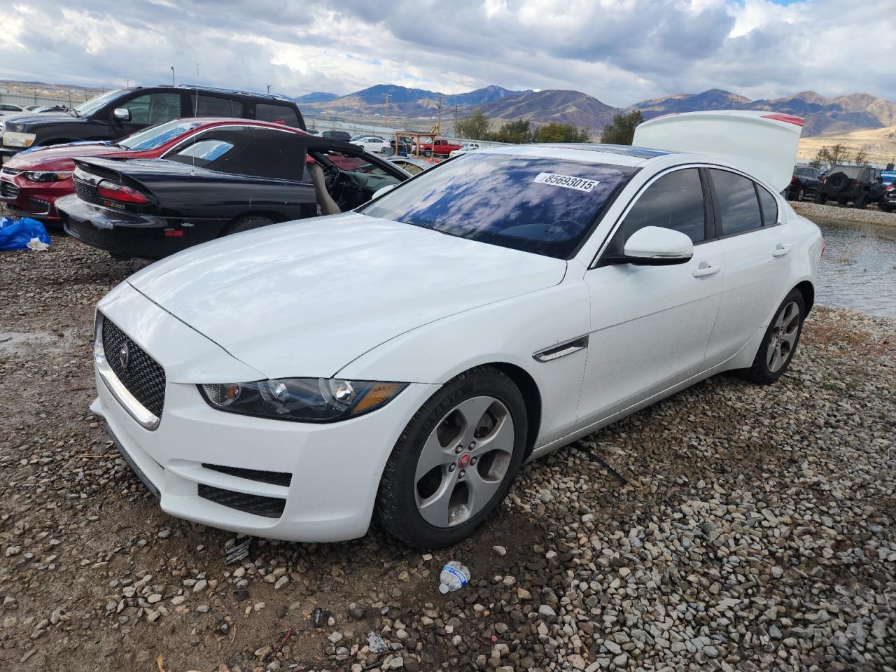 2018 JAGUAR XE