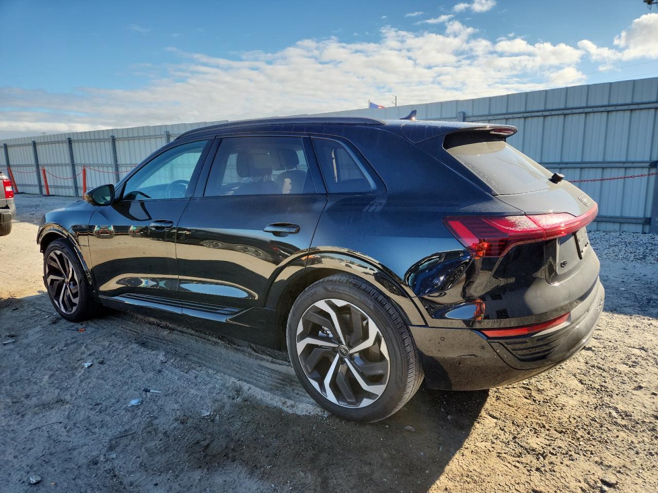 2024 AUDI Q8