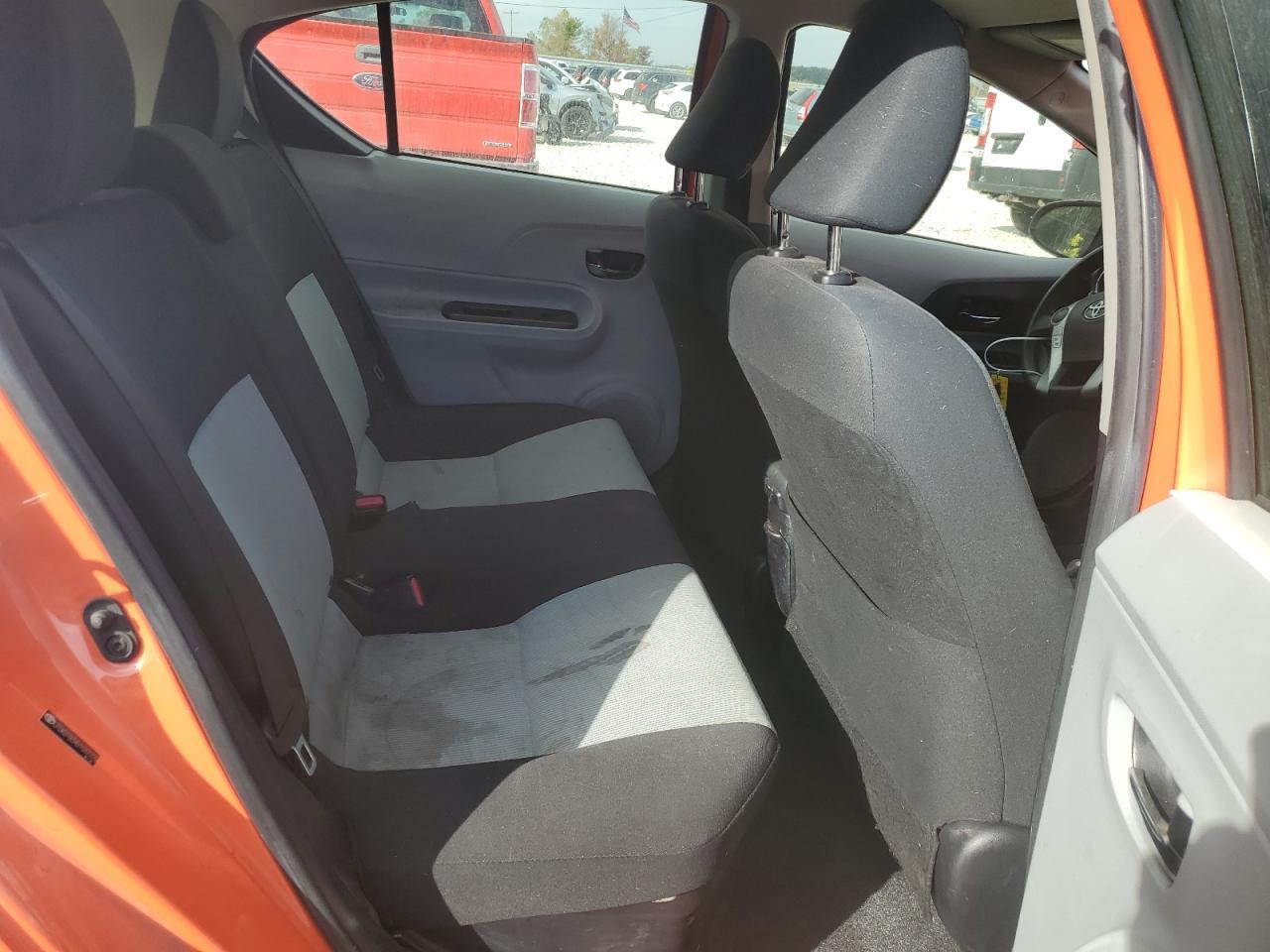 2013 TOYOTA Prius c