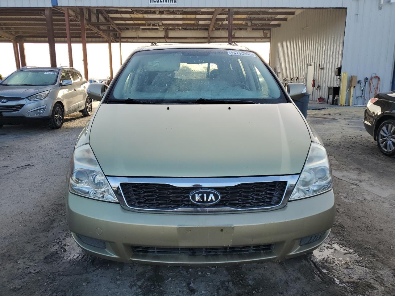 2011 KIA SEDONA