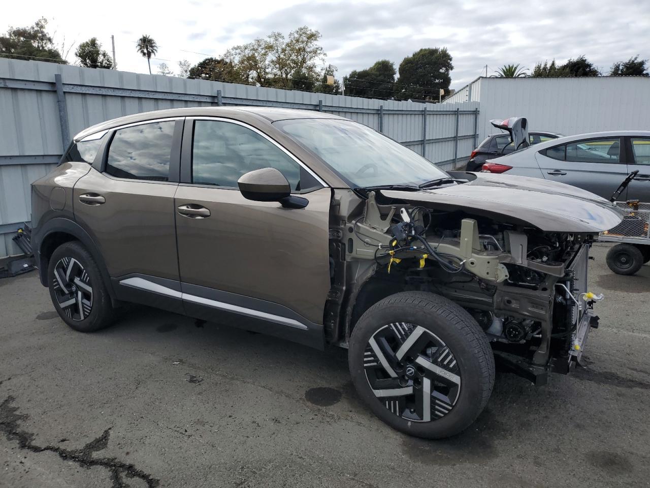 2025 NISSAN KICKS