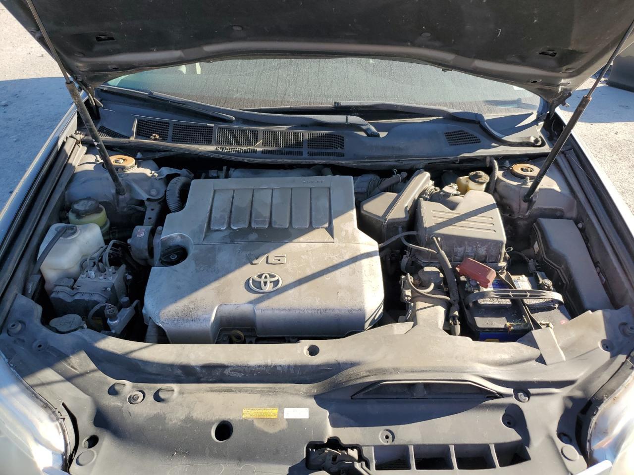 2011 TOYOTA Avalon